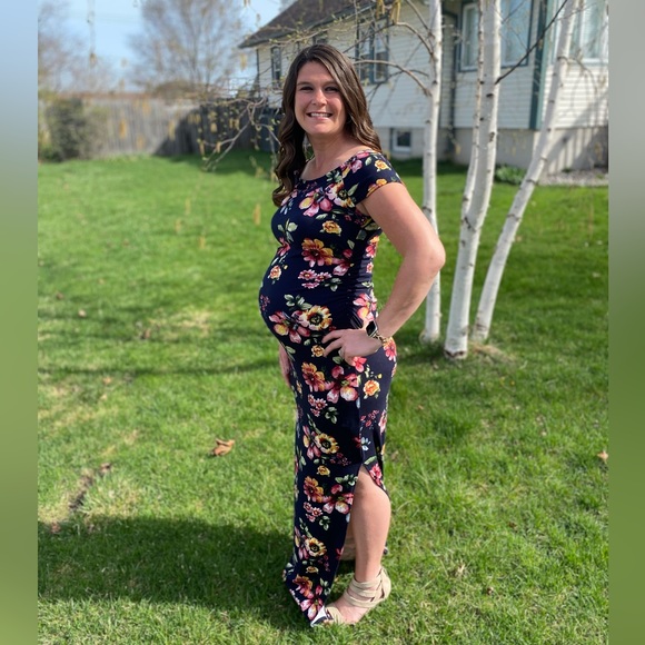 Maternity Short Sleeve Ruched Bodycon Dress with Side Slit, Large, Floral - Picture 5 of 7